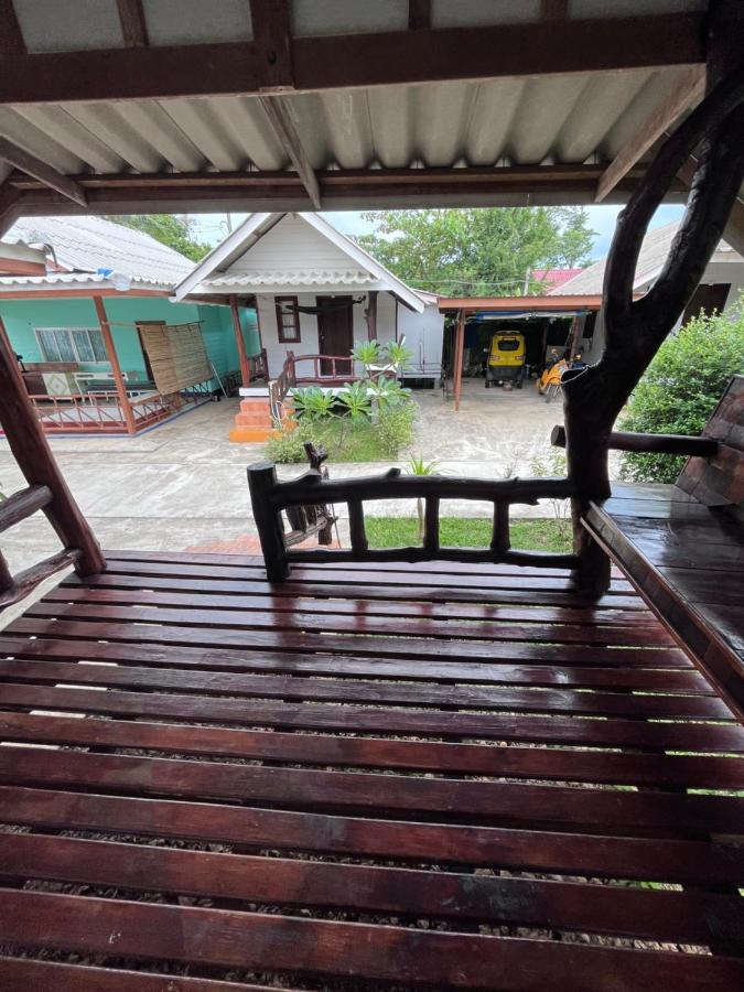 Pyramid Bungalow Hotel Ban Laem Sai Buitenkant foto